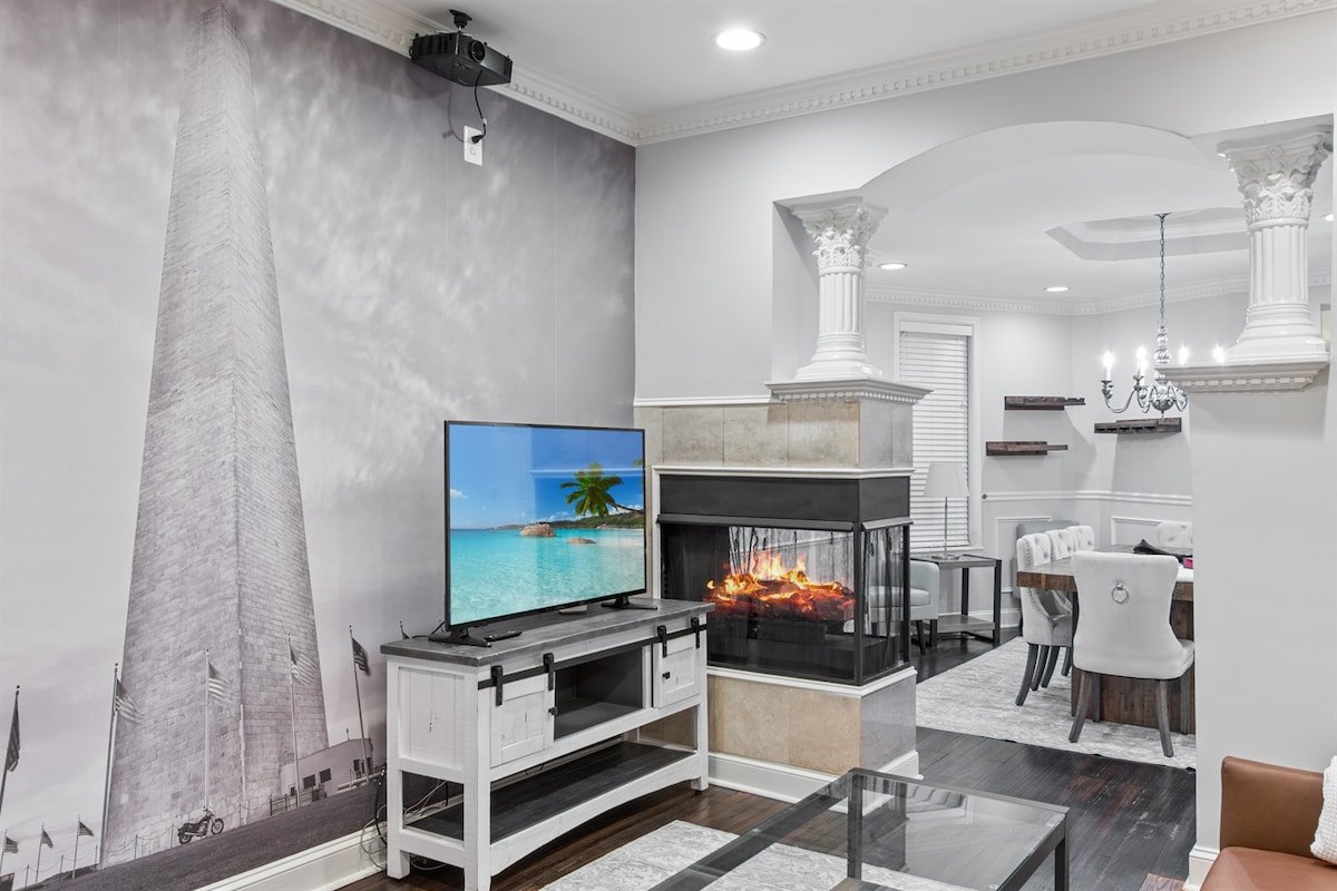 Capitol Hill Stay Like No Other gallery image 2