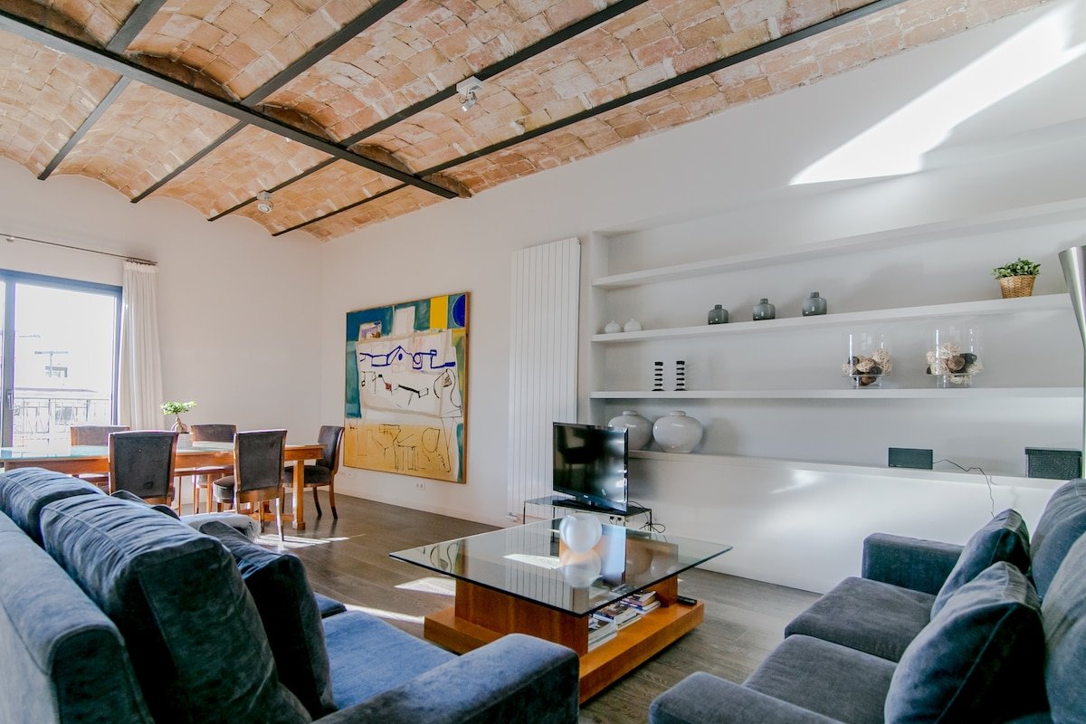 AMAZING TWO BEDROOM APARTMENT WITH PRIVATE TERRACE gallery image 4