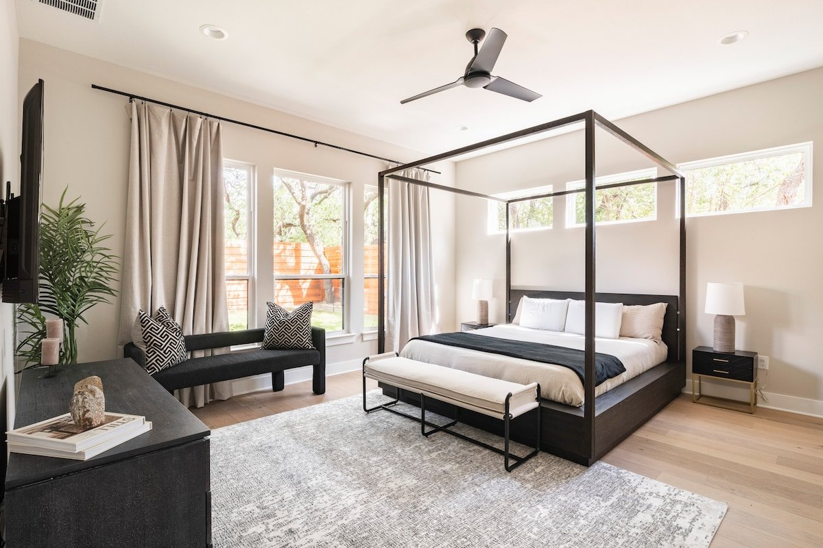 Modern Luxury Home 4 Bd/3 Ba – Mins to Downtown gallery image 5