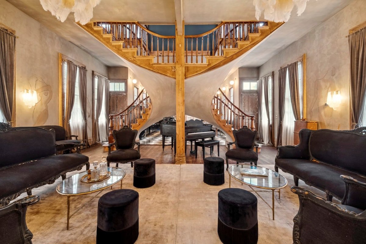 Opulent Art Deco Villa w Pool & Hot Tub 5bd|6.5ba gallery image 5