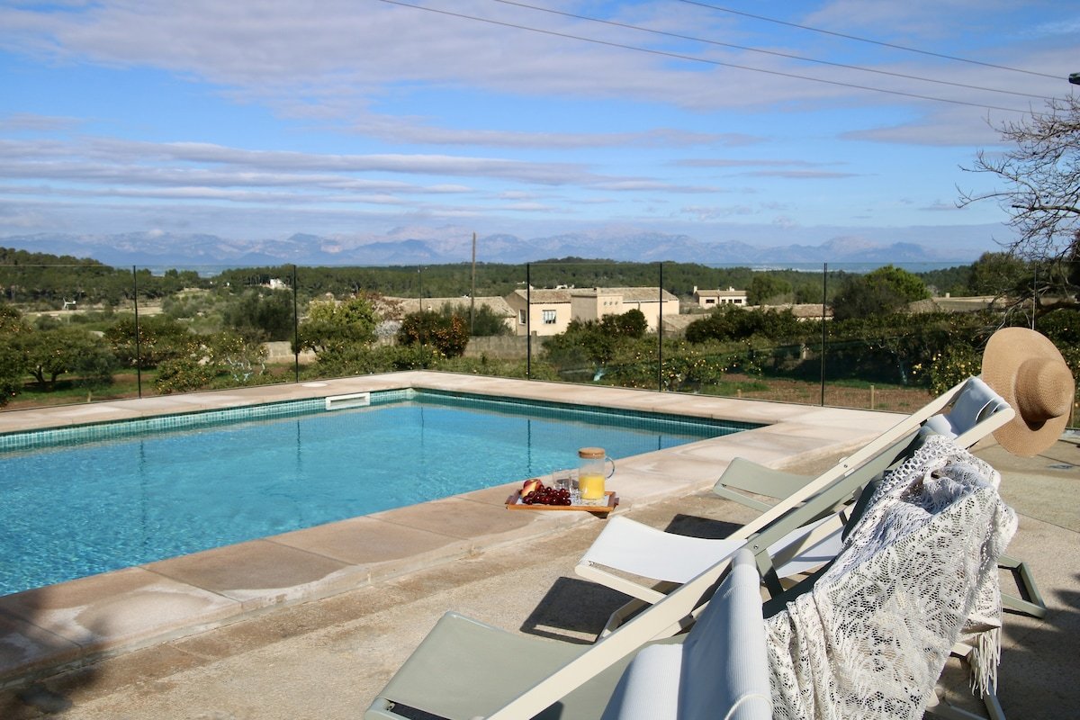 Mater Randa, history peace and Solidarity gallery image 3