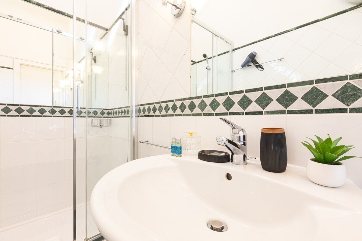 Spanish Steps Exclusive Apartment gallery image 5