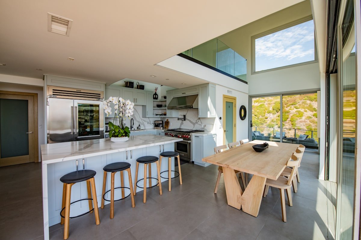 The Malibu Modern Oasis – Oceanview 4 Bedrooms gallery image 3