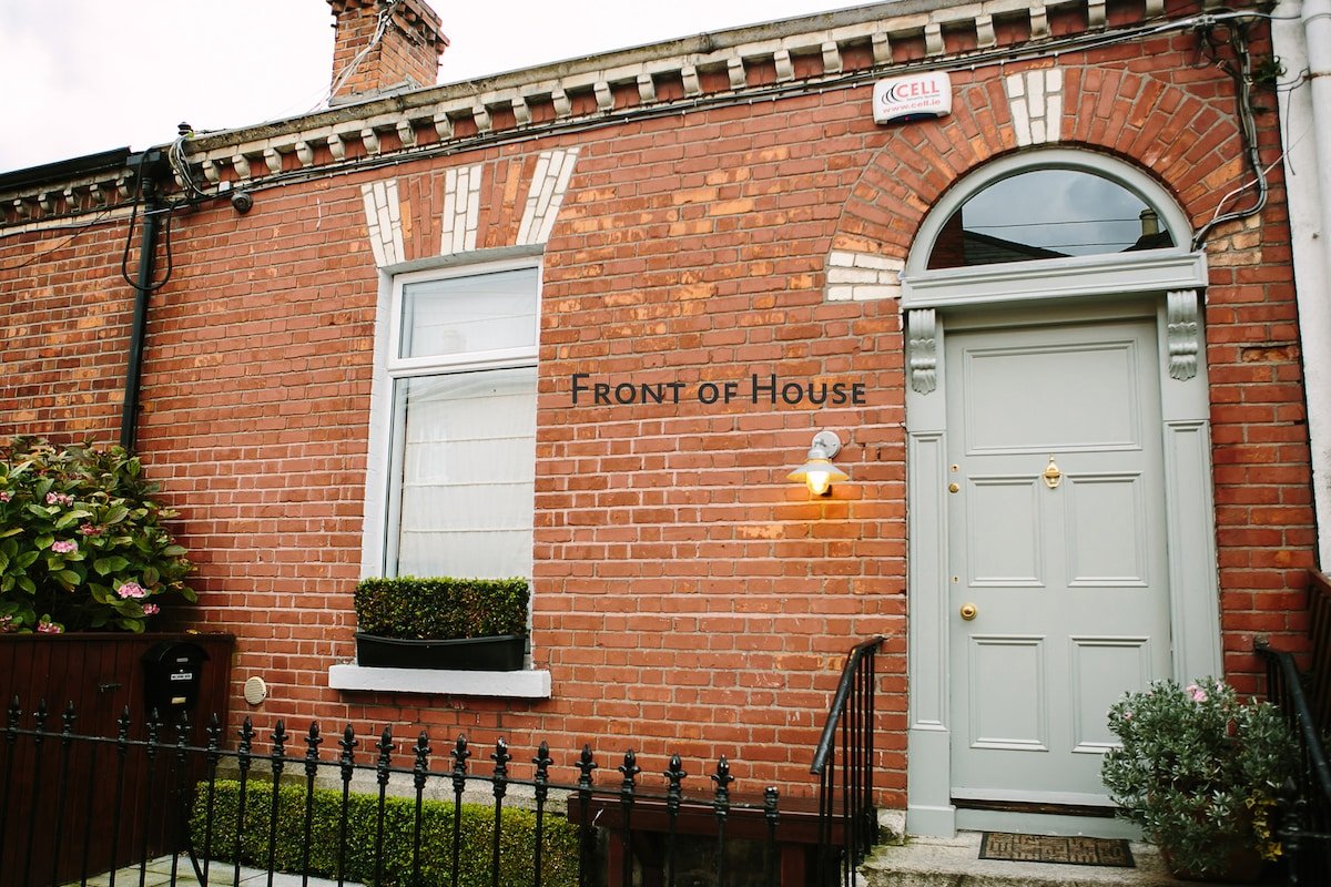 Cosy Home-Sleeps 10 -City 15 mins walk/Tram 2 Mins gallery image 4