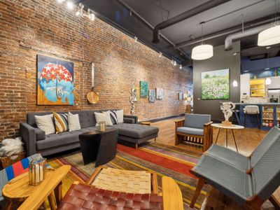 Downtown Art Gallery – Wow!