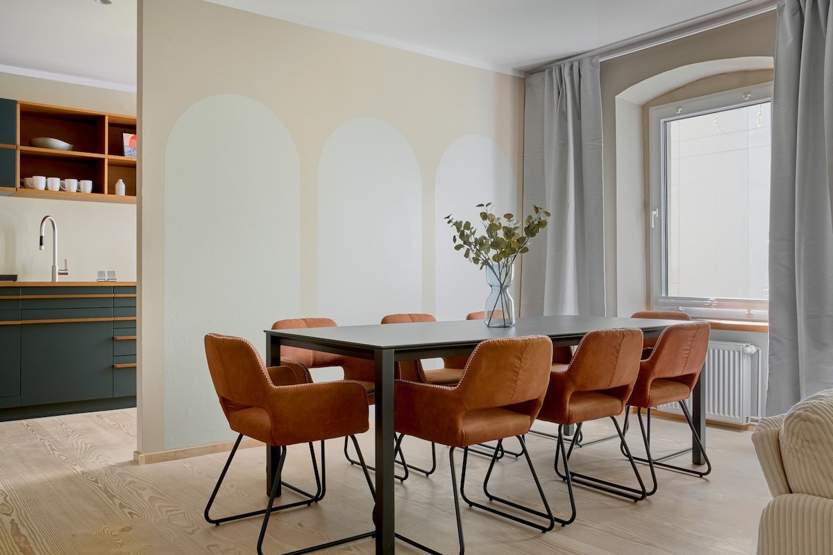 Central 120m² Design Loft with Balcony gallery image 4