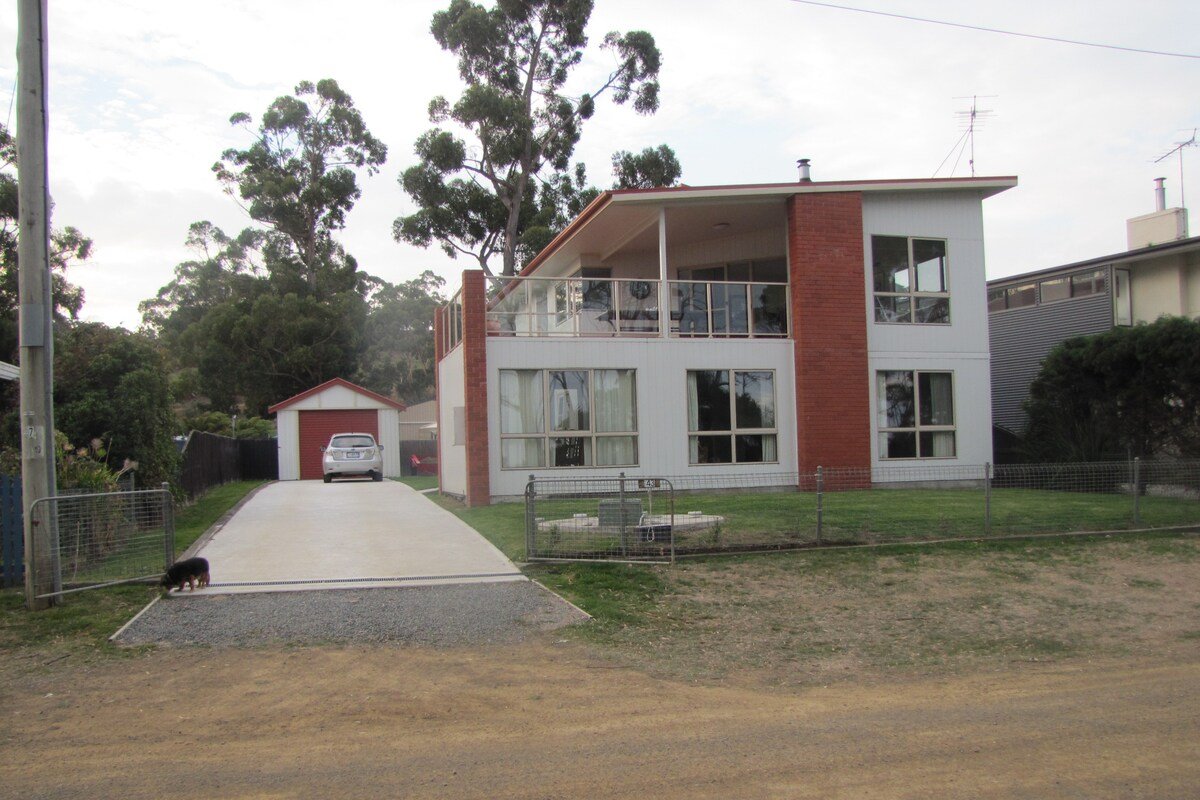Tranquil Beach House gallery image 4