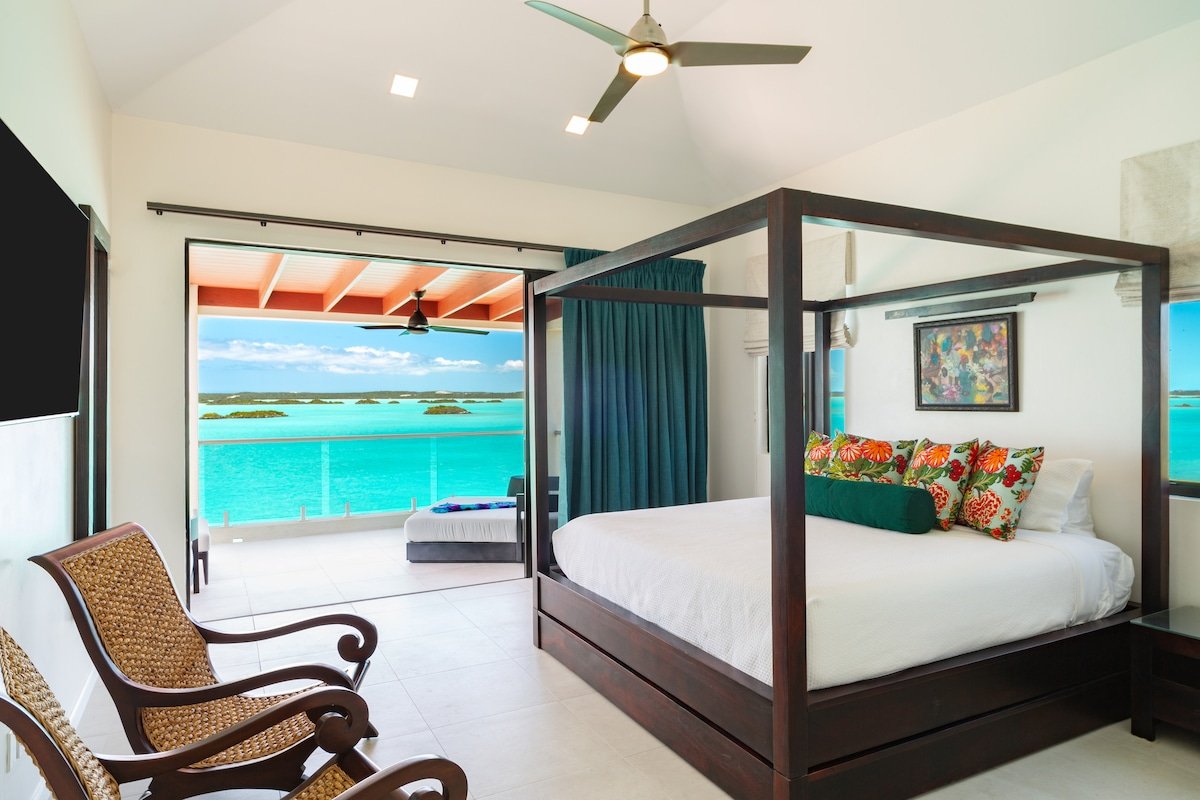 Above Rocks Villa – Stunning Views from Every Room gallery image 5