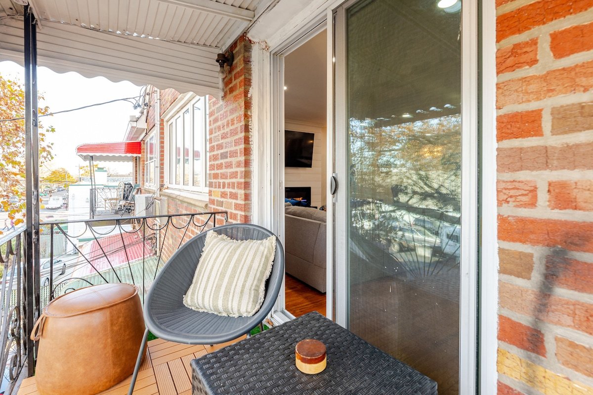 New Stylish Hideaway! gallery image 3