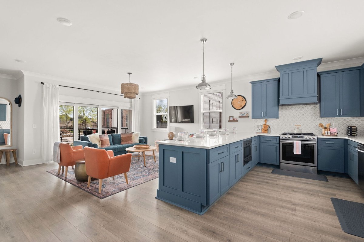 *Mins to Broadway*Bachelorettes Welcome*Sleeps 12+ gallery image 3