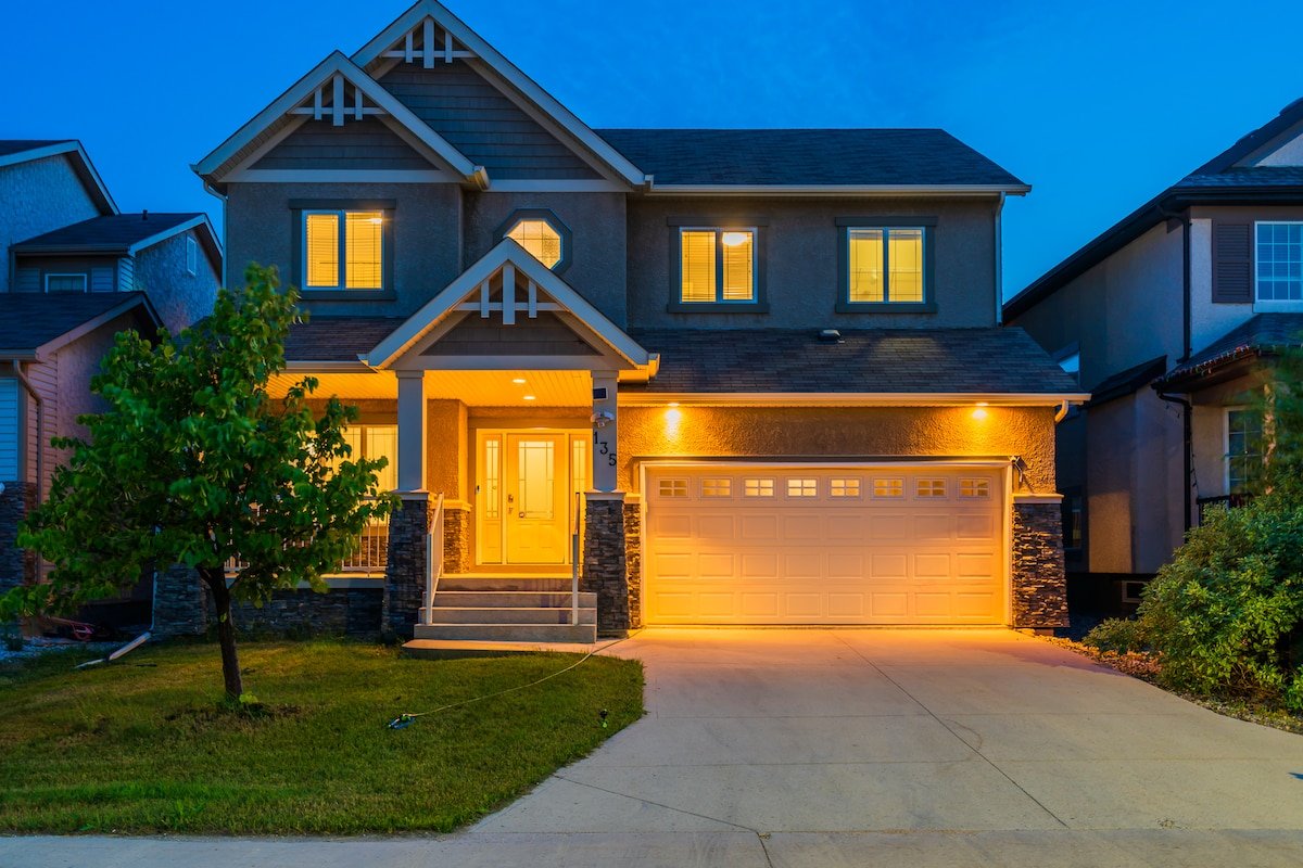 Over 2000 sqft entire house for families/sml group gallery image 3