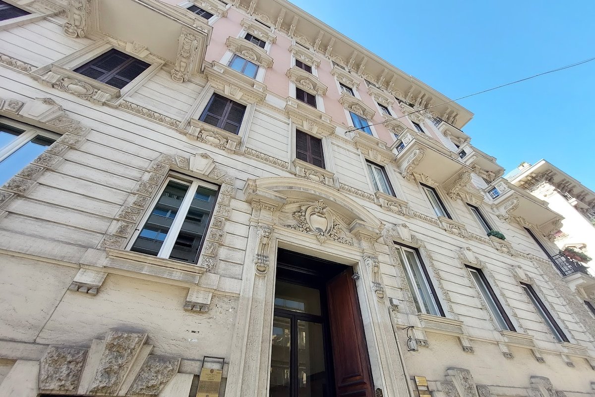 Grande appartamento Via del Corso (by Flatinrome) gallery image 2