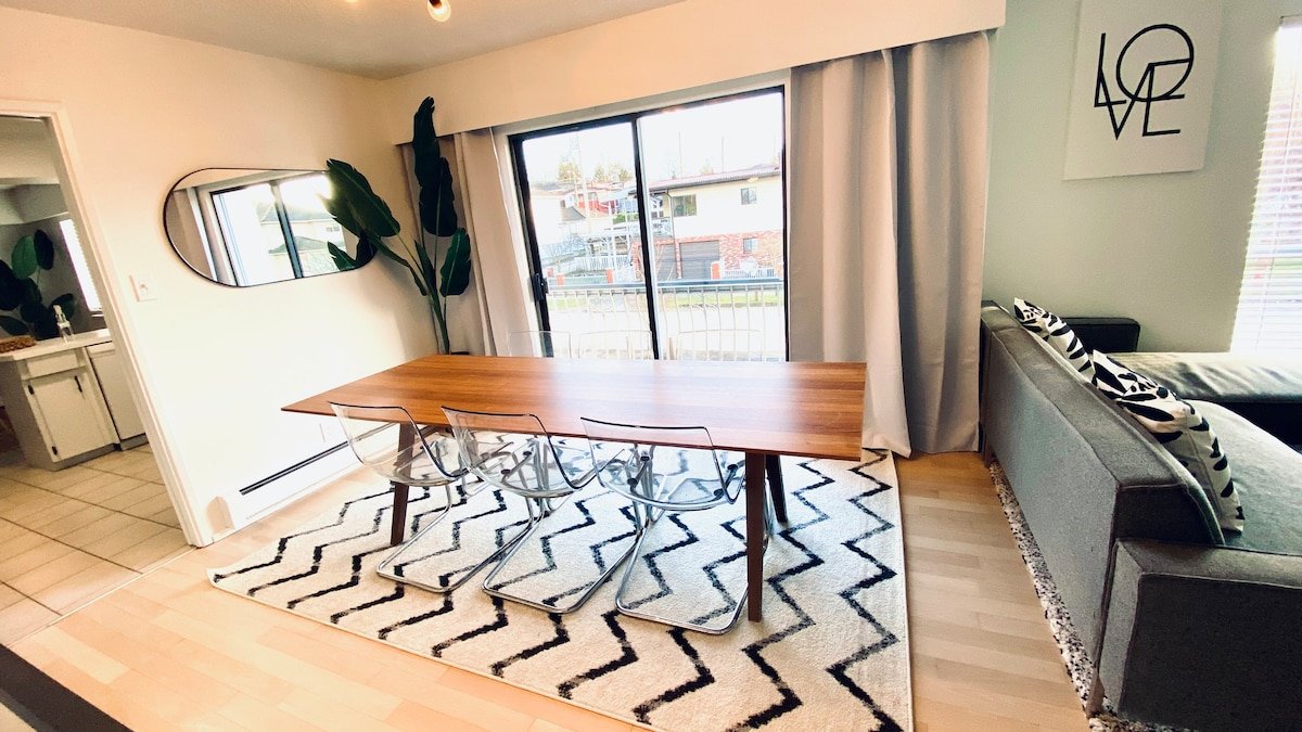 Beautiful Vancouver Special Home gallery image 5