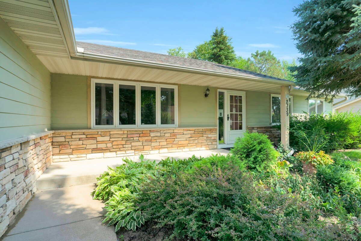 Colby Lake Place, On Colby Lake gallery image 3