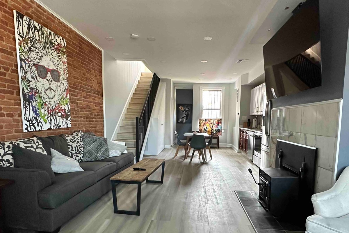 Luxurious Capitol Hill Home — Gorgeous 2B/2.5BR