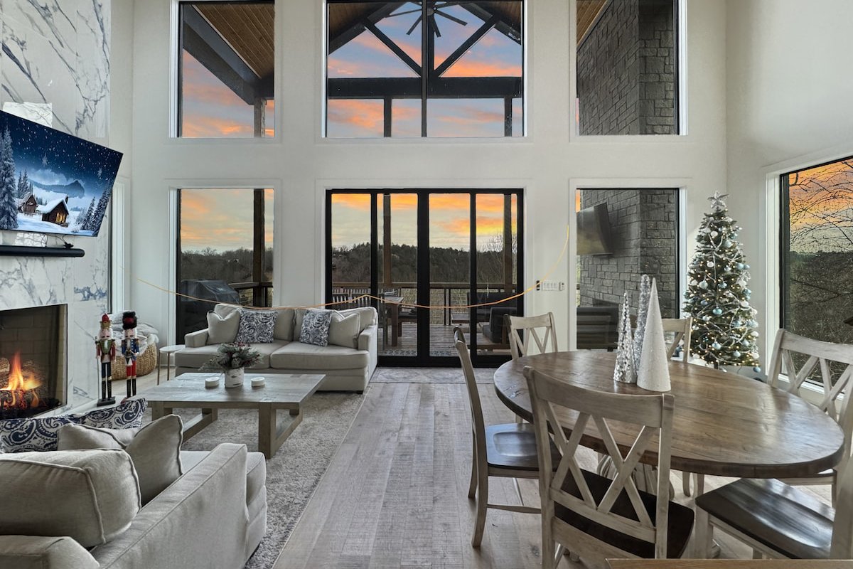 Juniper Ridge- River&Golf View, HotTub, Mtn Luxury