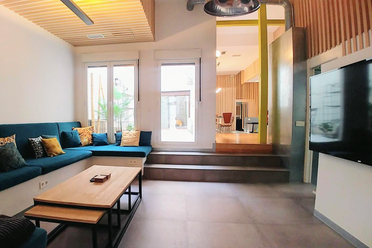 Spacious 5br·4bath, Museums Prado, ReinaSofia, A/C