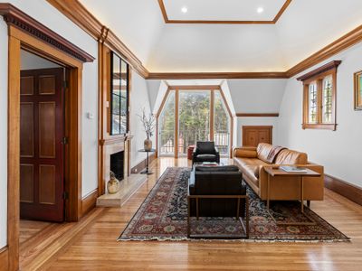 VIEW! Grand Penthouse Unit in Presidio Heights