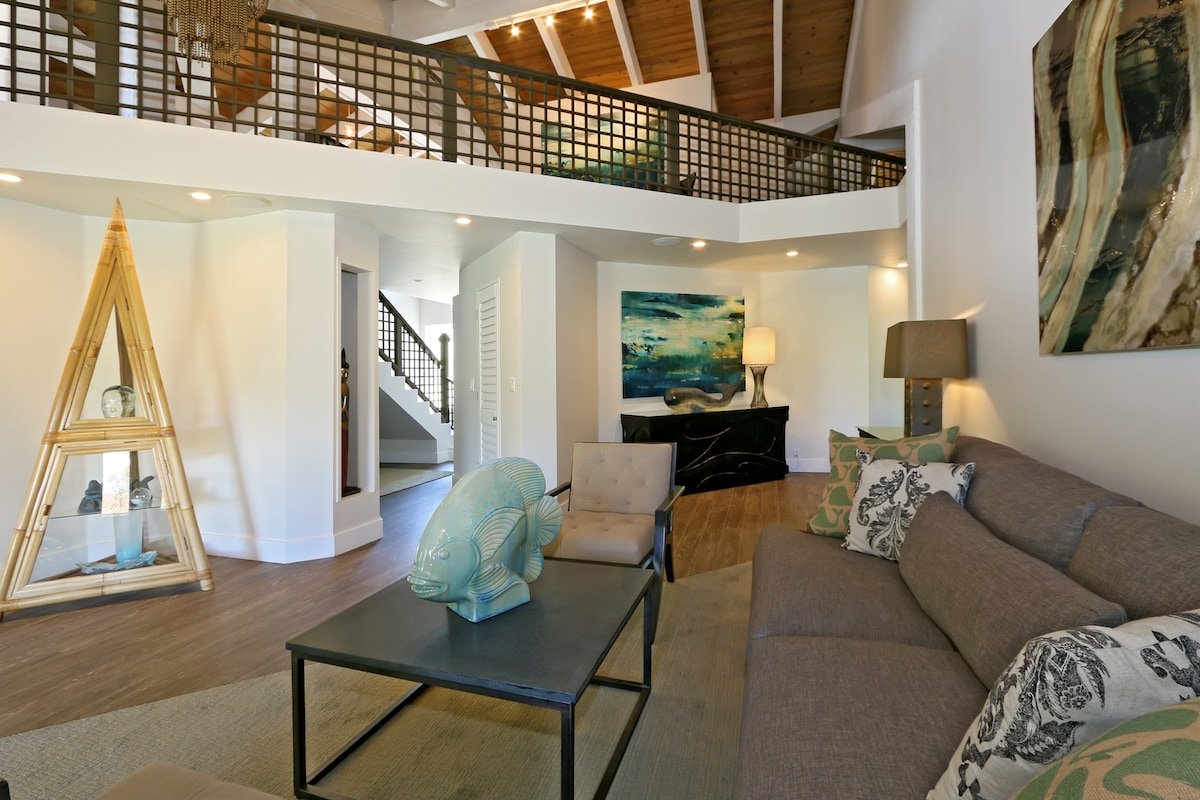 10 Bedrooms/13 Bathrooms, sleeps up to 36 guests! gallery image 3