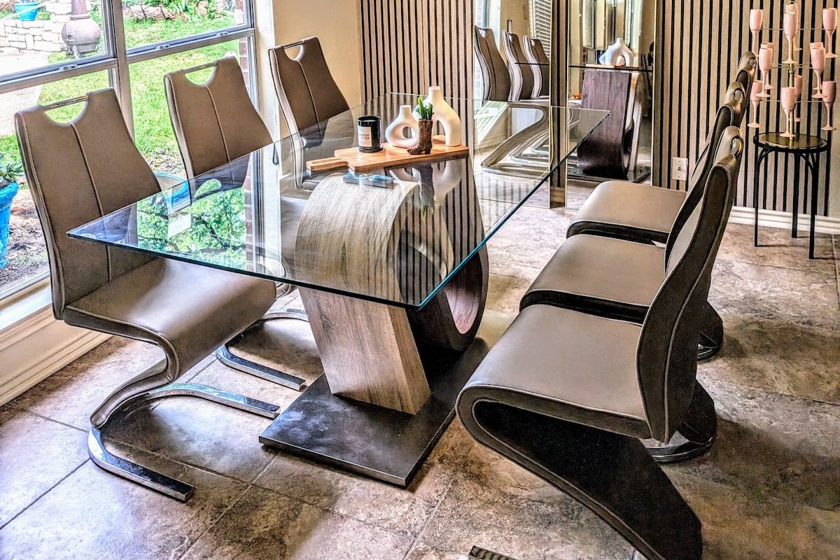 Stockyards & AT&T Stadium with Pool! gallery image 5