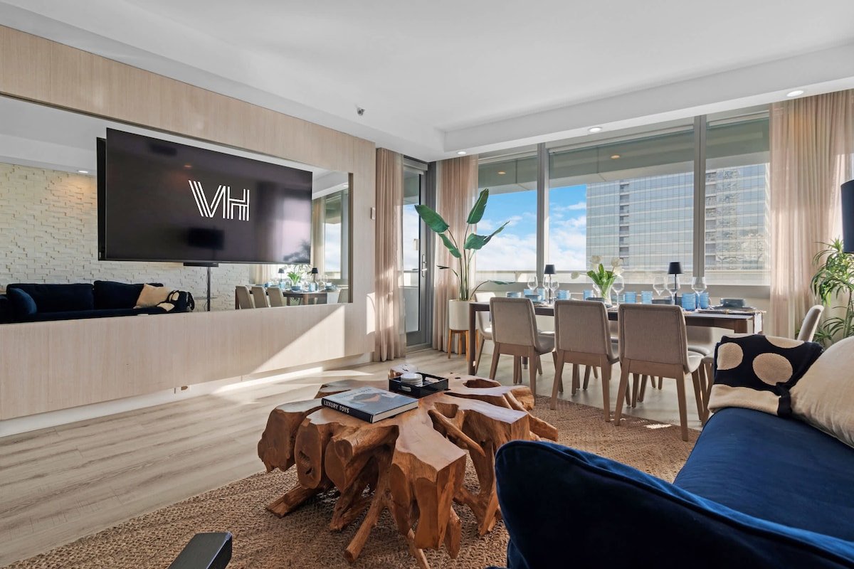 2-Story 3BD Brickell Penthouse | Heated Pool | Gym