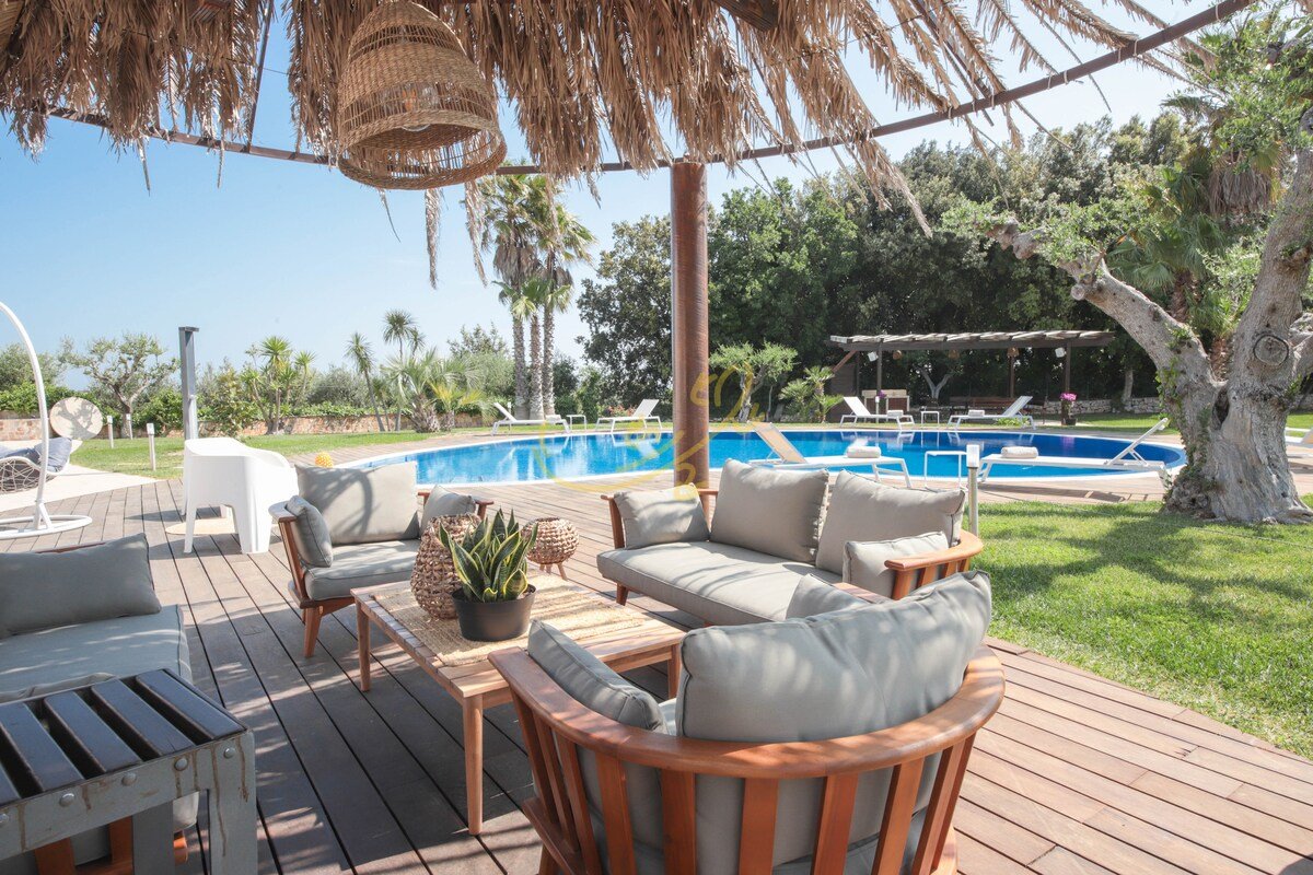 TD Trulli Bruco Large Pool for Family Fun gallery image 3