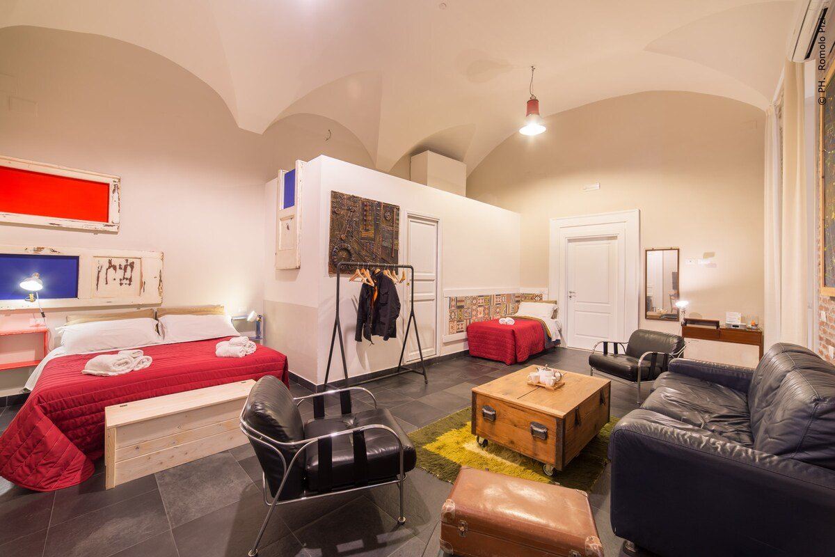 The Bellini House by House In Naples – Room 3 gallery image 5