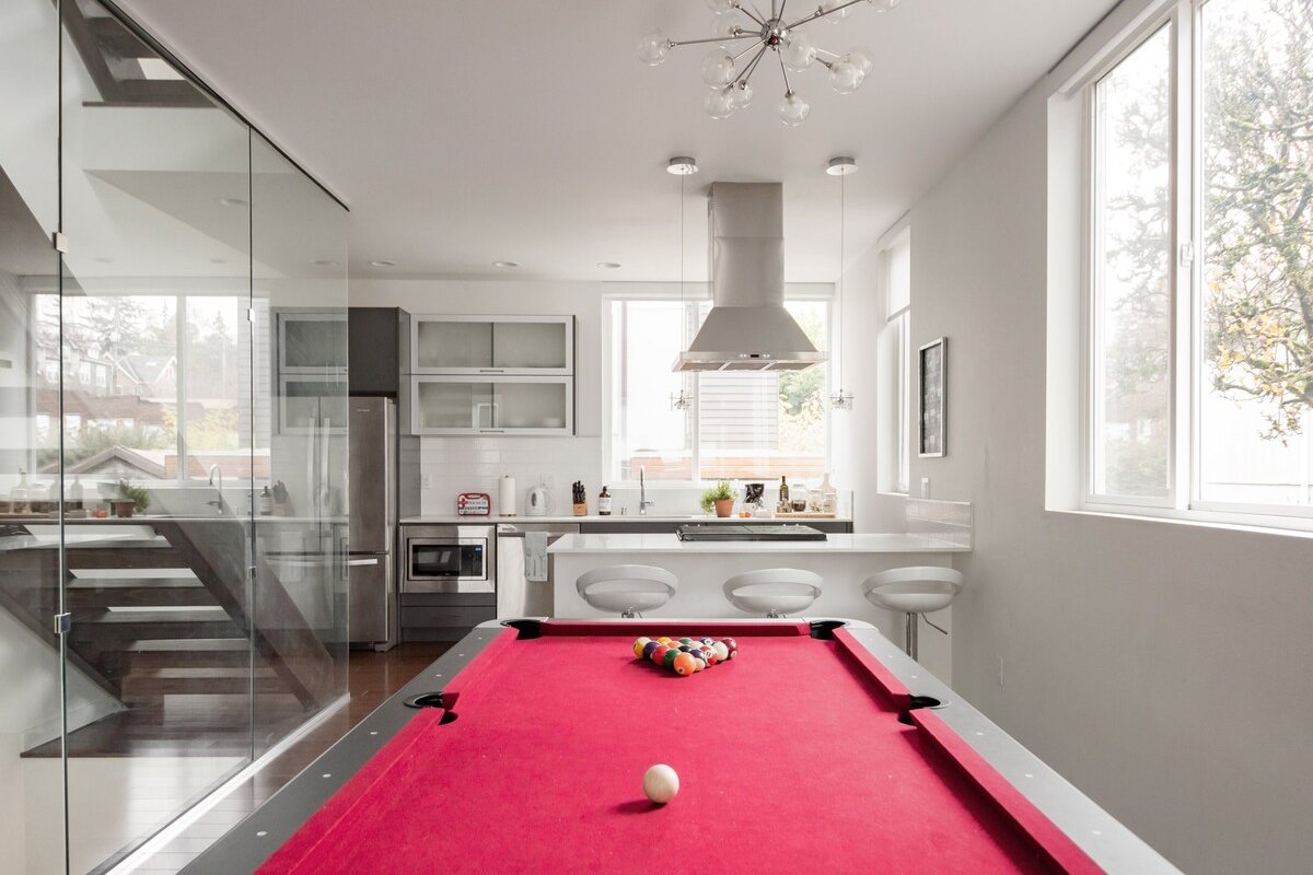 Trendy Seattle 4BR Loft – Rooftop Views & Parking gallery image 3