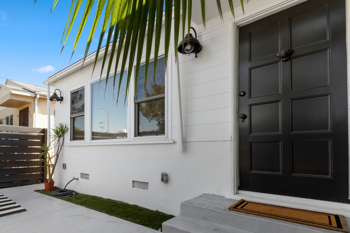 Venice Beach Jewel Box gallery image 3