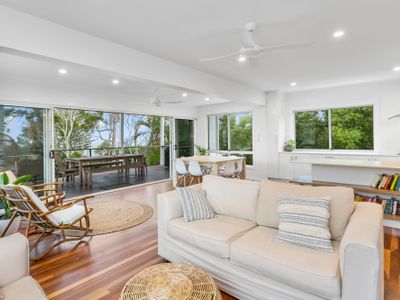 Yinneburra: Absolute beachfront at Yaroomba