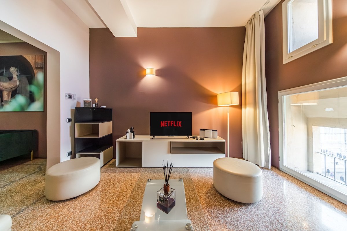 Piazza Maggiore view – Panorama By ImmoBo, Bologna gallery image 5