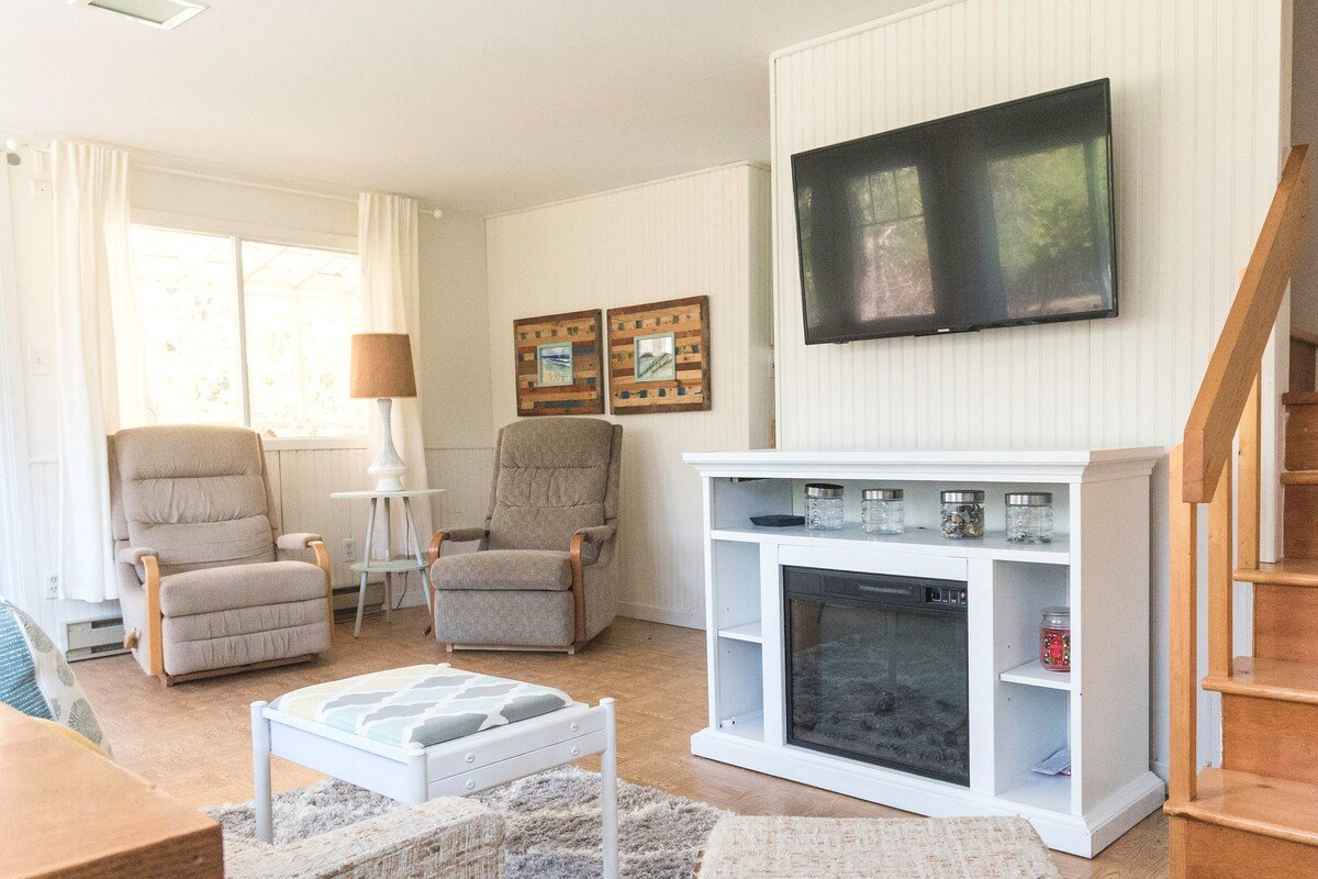 Rustic Retreat- Bois Joli Beach gallery image 5