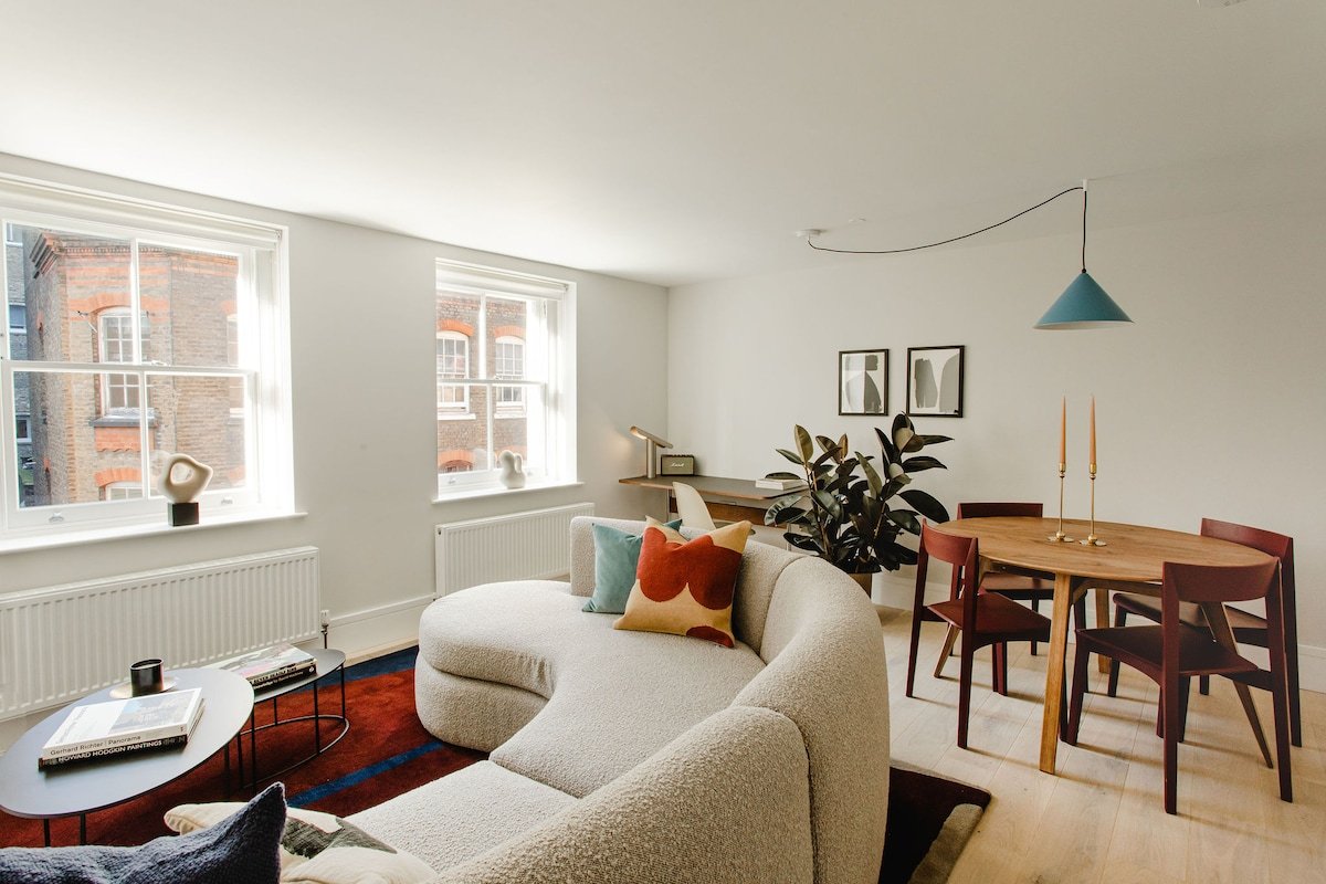 74 – 78 Marylebone Lane (Two-Bedroom Apartment) gallery image 2
