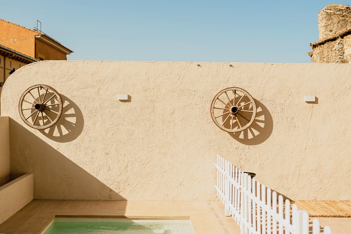 Village house with pool in the center of Begur gallery image 5