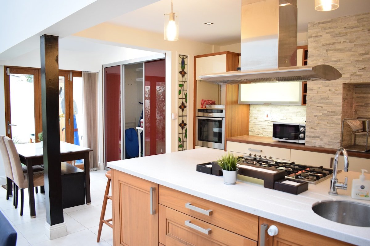 Spacious, 5-bed victorian house in Drumcondra gallery image 2