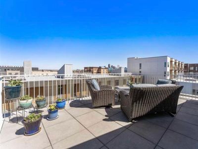 Gorgeous LoHi townhome w/rooftop near all stadiums