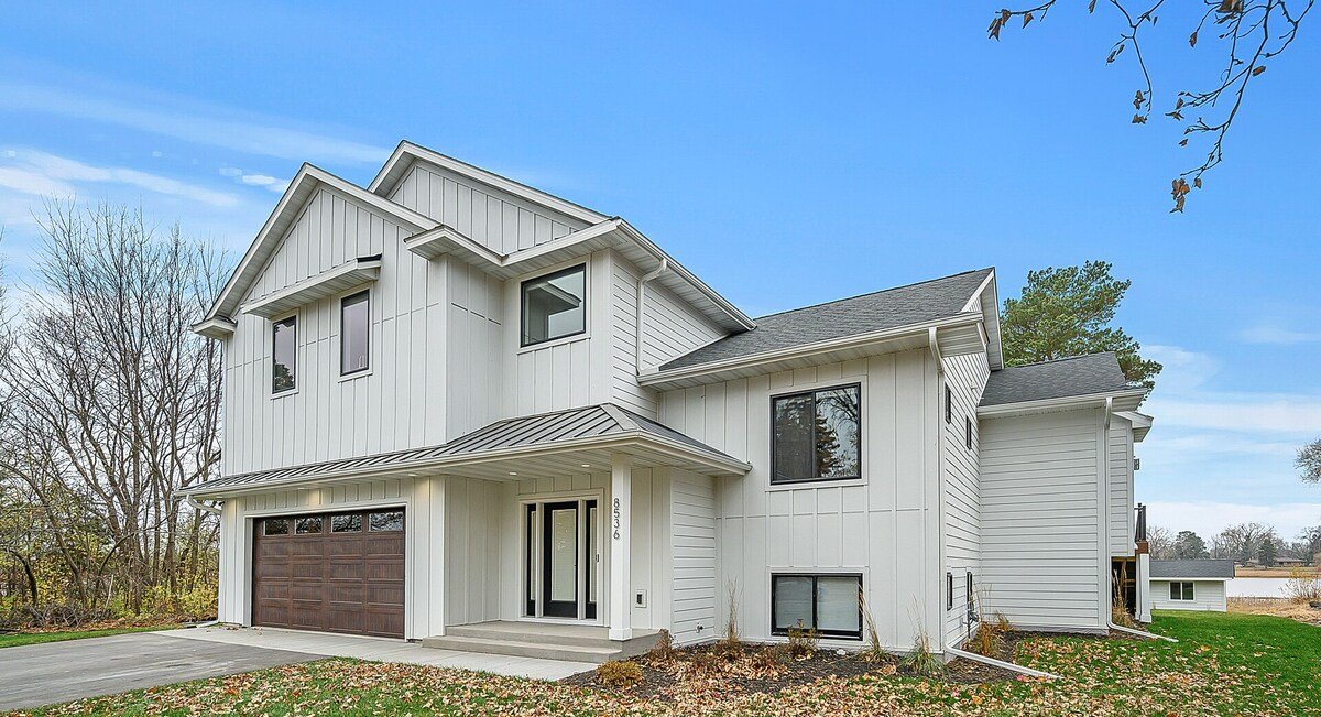 One-of-a-Kind Modern Farmhouse on Laddie Lake gallery image 4