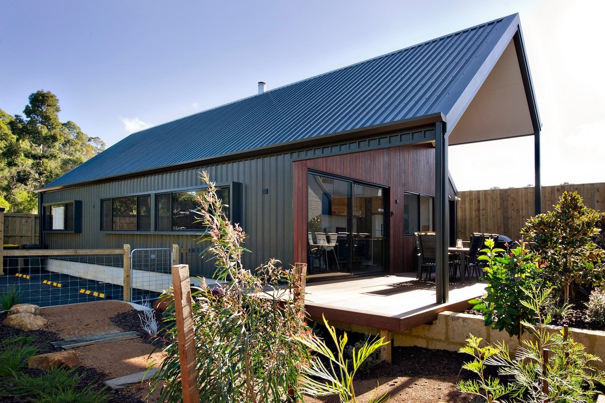 Margaret River Bungalow-3 – stylish town stay gallery image 3