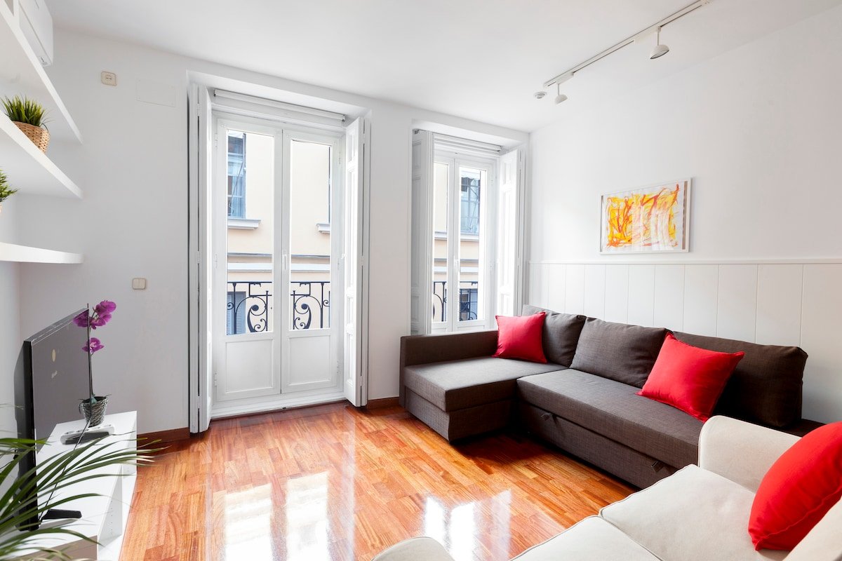 ACOGEDOR Y TRANQUILO APARTAMENTO EN LA LATINA gallery image 2