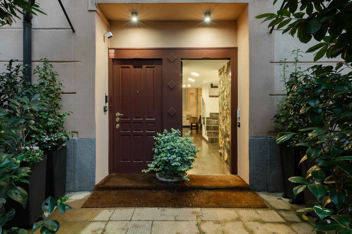 Spacious 3-Level Loft | Porta Nuova Design Stay gallery image 3