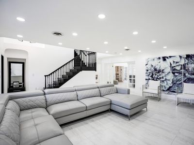 Serene Stunning 7 bedroom 5 Bath Airbnb Retreat