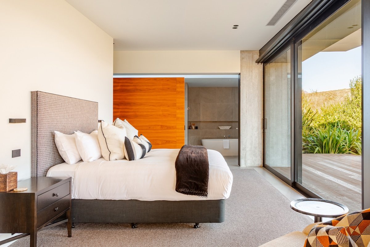 Falconridge by Sotheby’s Luxury Rental Homes gallery image 5