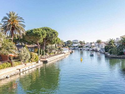 Beautiful house with canal mooring