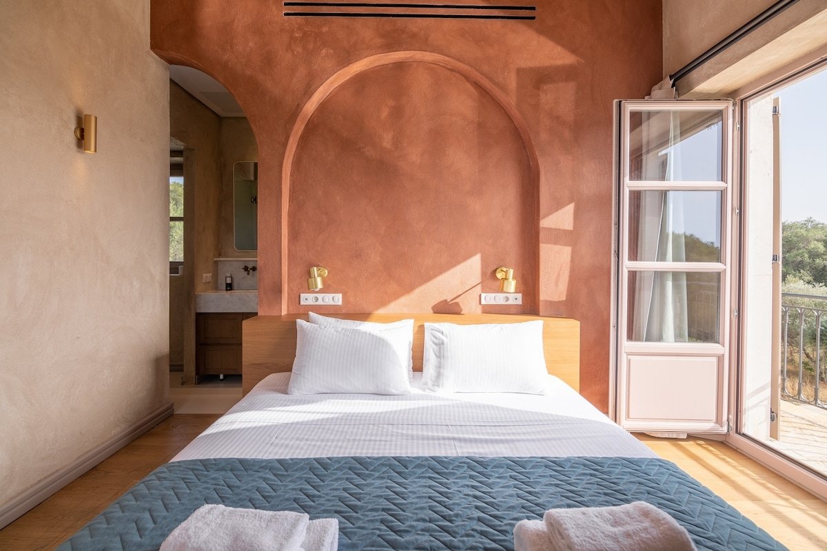 Eclectic Villa Aegis, Corfu gallery image 3