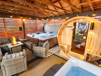 *HOT TUB*Sauna*Cold Plunge* Nashville Luxury Lodge