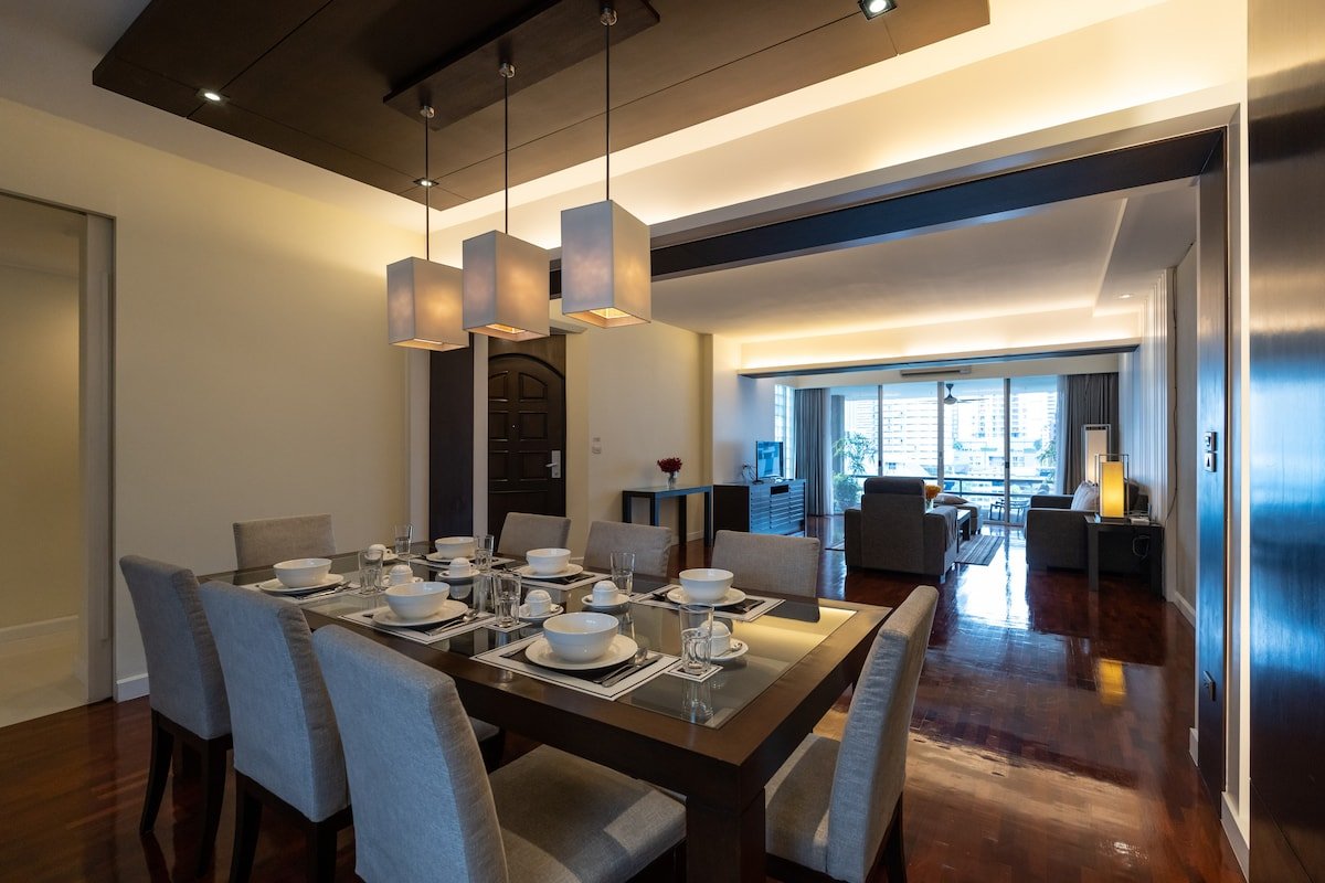 Spacious 3BR Sukhumvit apartment near BTS Nana gallery image 2
