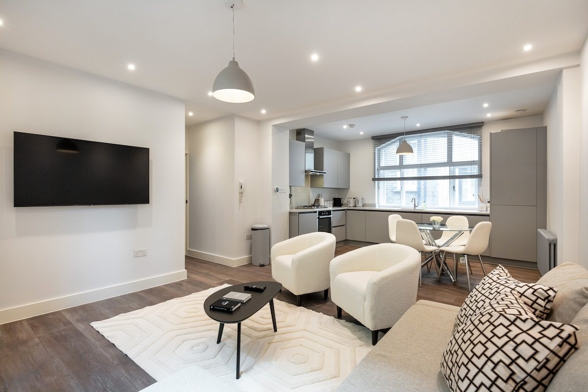 The Covent Garden Boutique gallery image 2