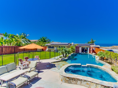 VILLA MAR VISTA-Spacious Oceanfront Home with Pool