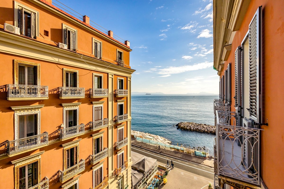 Large Luxury Apartment in Chiaia – Capri Sea View gallery image 2