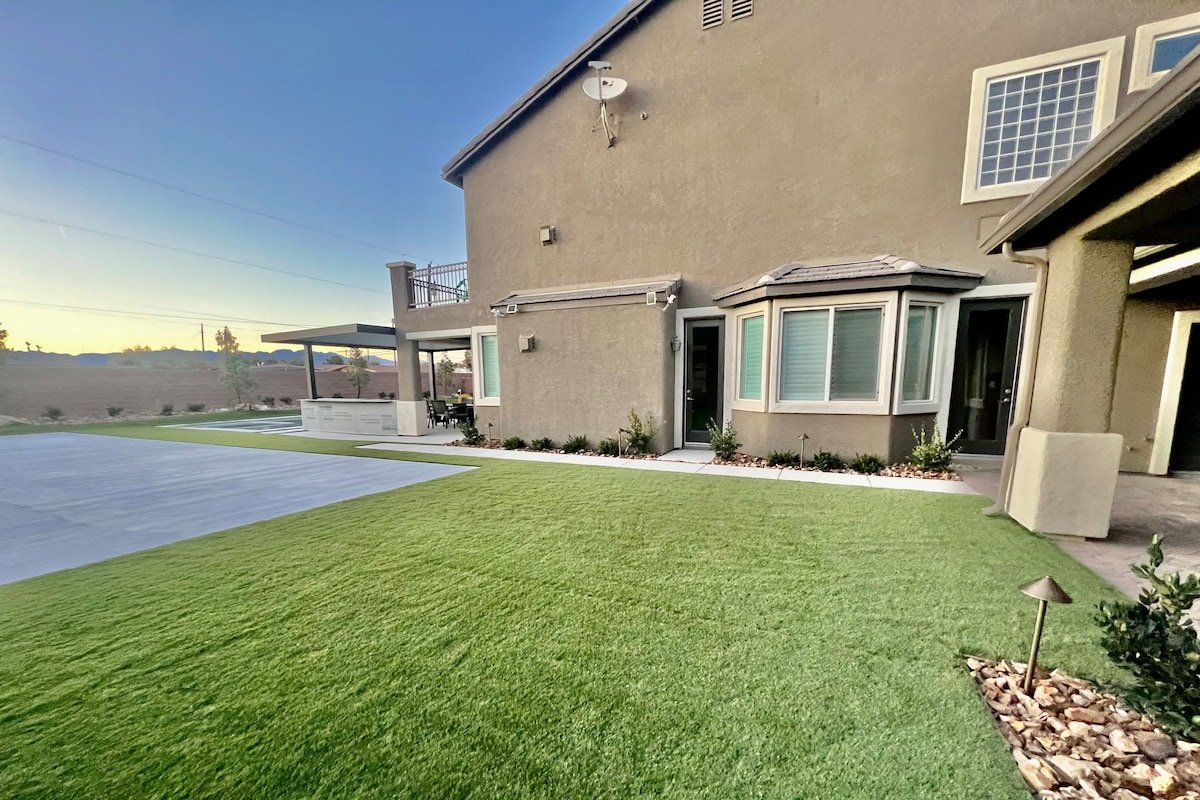 Grand Casa and Casita 3.5 miles to strip gallery image 4